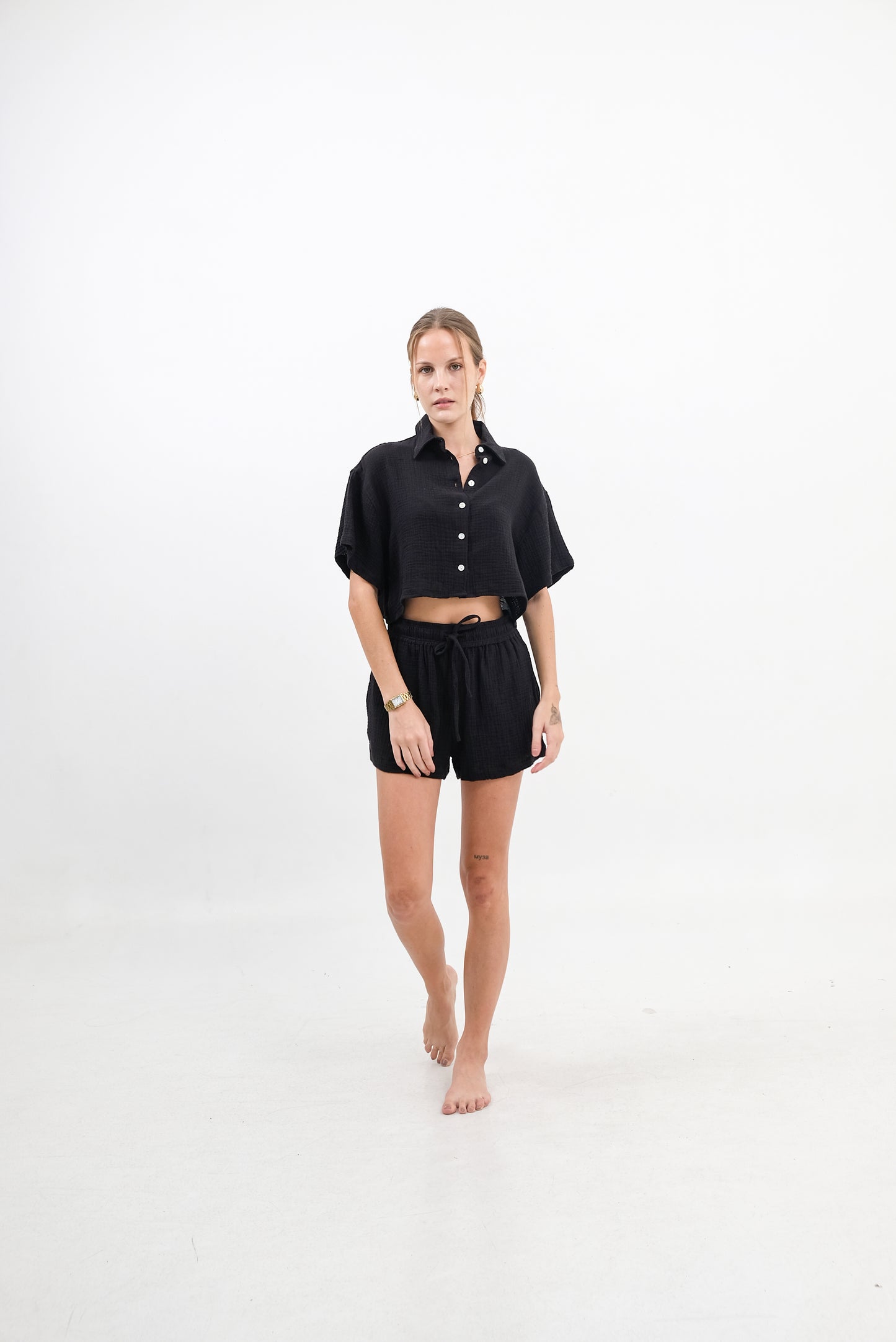 INDI CROP TOP in Black